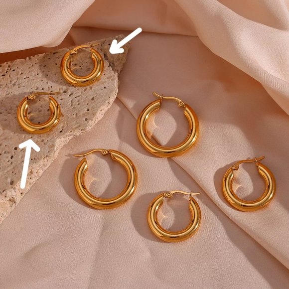 Small Chunky Classic Hoop Earrings 18K Gold Plated Stainless Steel - Picture 6 of 7